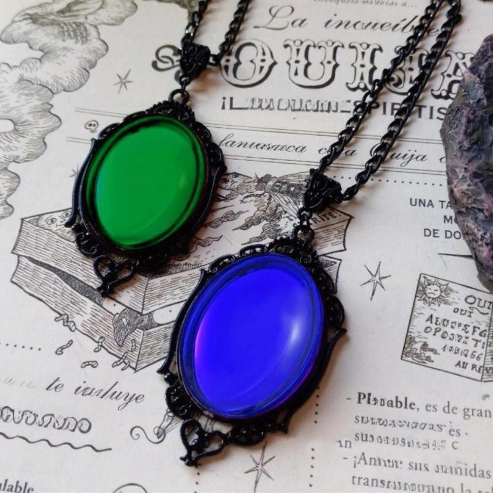 Retro Gothic Geometric Ellipse Relief Green Crystal Pendant Necklace for Women Hallowmas Party Jewelry Accessories Gifts