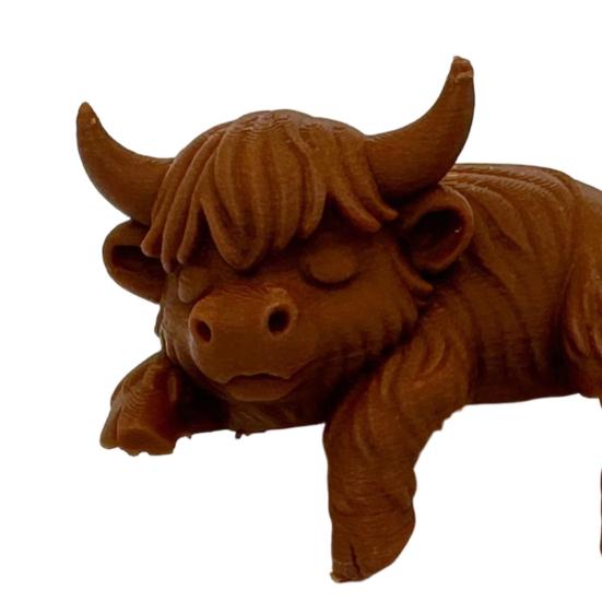 Cute Highland Cow Monitor Statue 3D Printed Farm Cow Screen Topper Figurine Funny Computer Monitor Accessories for Home Office Shelf Decor