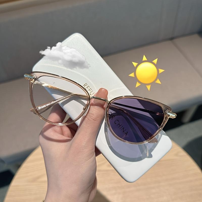 1 Pair of Women's Color Changing Simple Cat Eye Fashionable Sunglasses