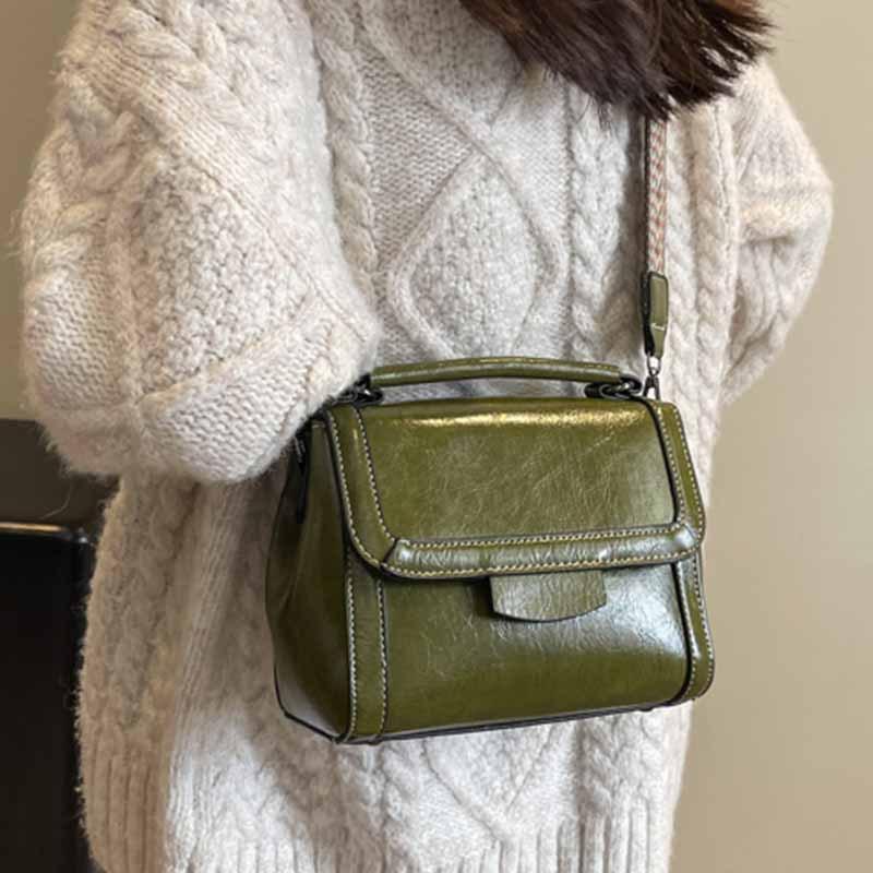 Handheld Small Bag Women 2025 New Retro Niche Design Small Square Bag High-end Commuting Shoulder Messenger Bag Tide