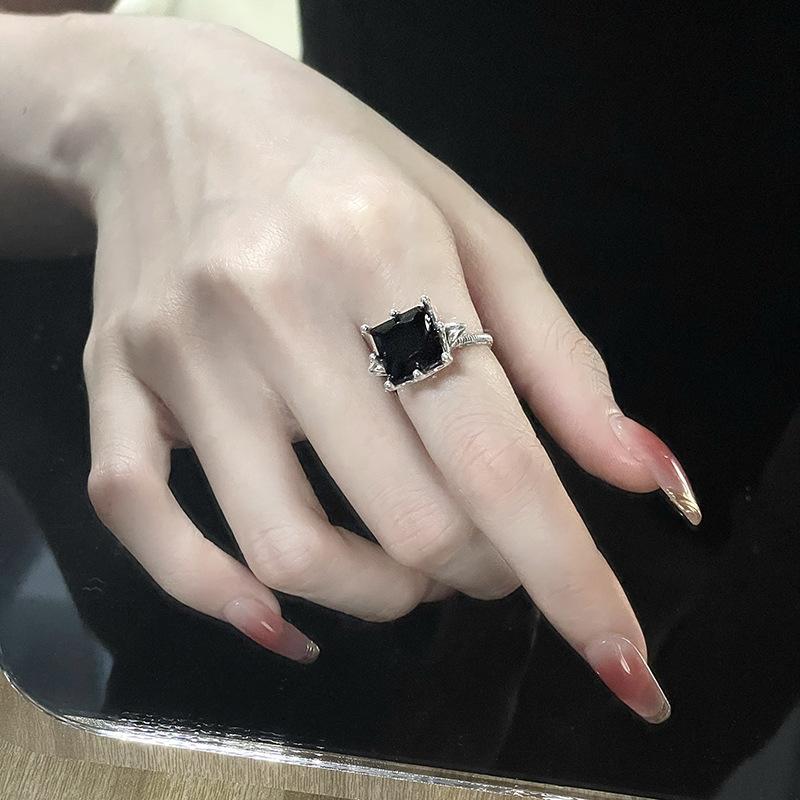 Niche Design Irregular French Pleated Texture Dark Wind Moonstone Ring Female Gemstone Opening Personality