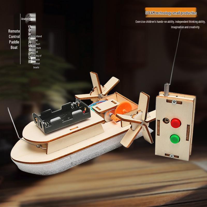 

Самодельная лодка с гребным колесом на дистанционном управлении - Креативный студенческий STEAM-проект, Сделанная вручную образовательная научная игрушка