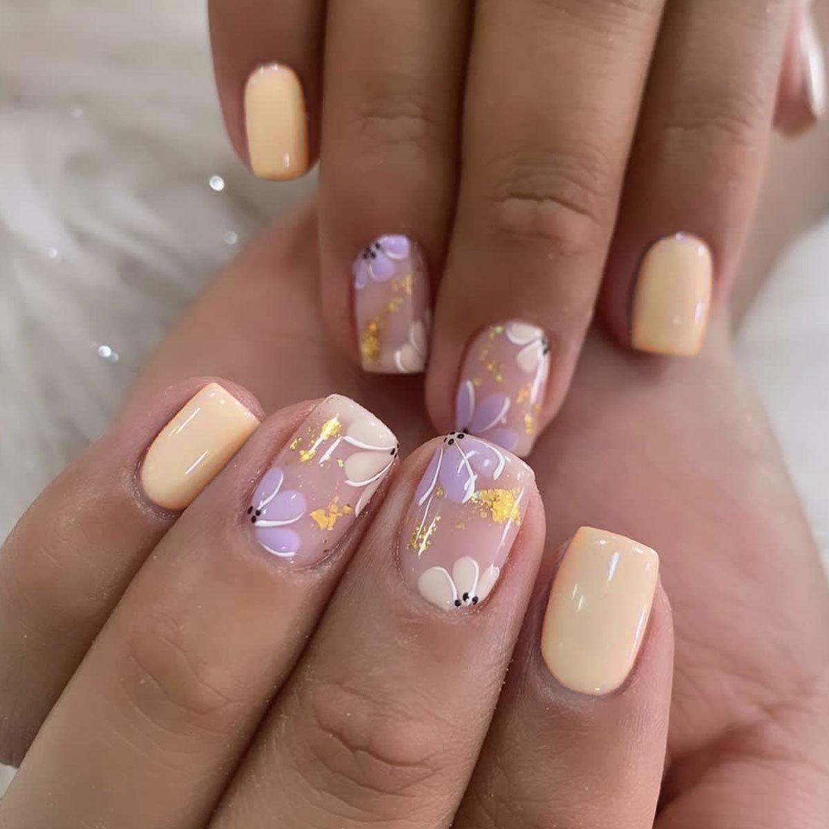 

Spring/Summer Fresh Flowers Light Yellow Removable Fake Nails