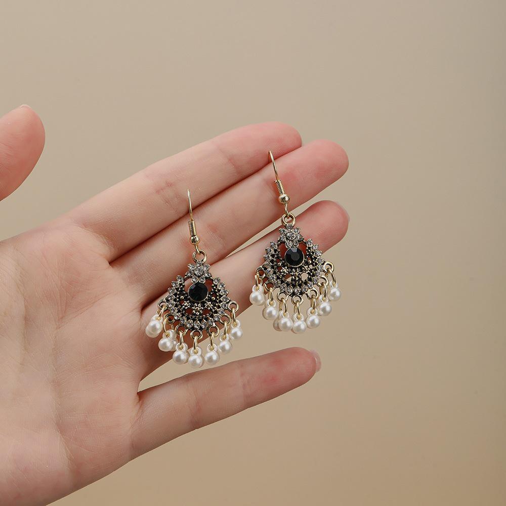 Bohemian Crystal Pearl Tassel Earrings - Ethnic Style, Artistic, Light Luxury Versatile Jewelry for Women