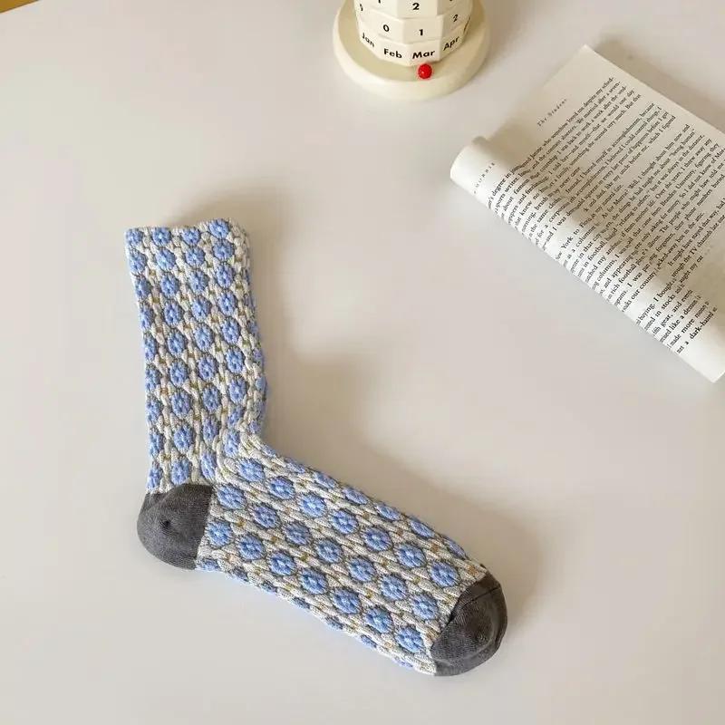 French Floral Vintage Mid-Calf Socks Flower Embossment Kawaii Socks Women Japanese Fashion Harajuku Retro Streetwear Long Socks