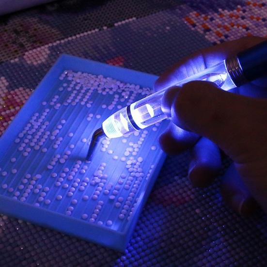 1 Set Drill Pen LED Light Rhinestone Painting Pen Set DIY Ergonomic Dotting Pen with Replacement Tips for Home