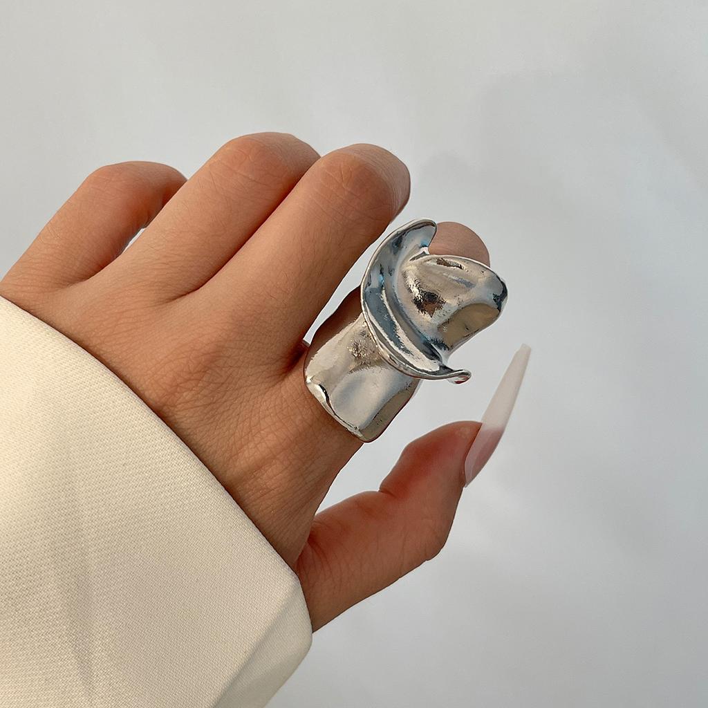 Salircon Large Irregular Metal Twisted Ring for Women Personality Cool Punk Gold Color Finger Ring Trend Friend Jewelry Gift