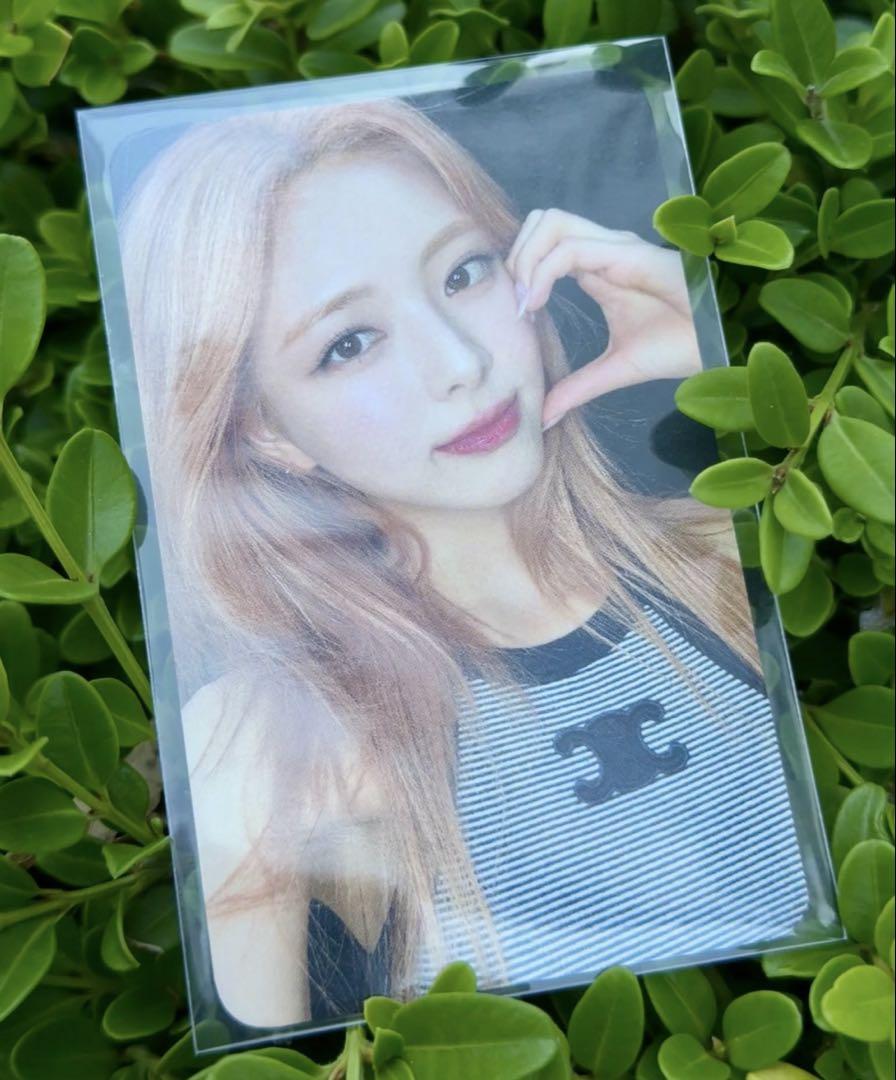 

[USED] ITZY Yuna GWBG Sanok Pre-recorded Limited Trading Card 3