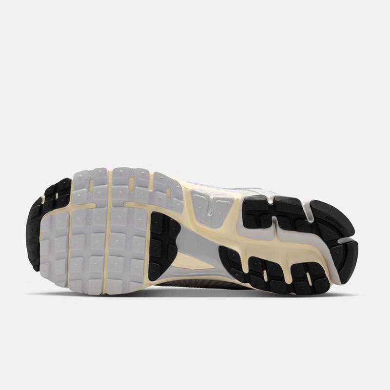 Nike Zoom Vomero 5 Men's Casual Running Shoes