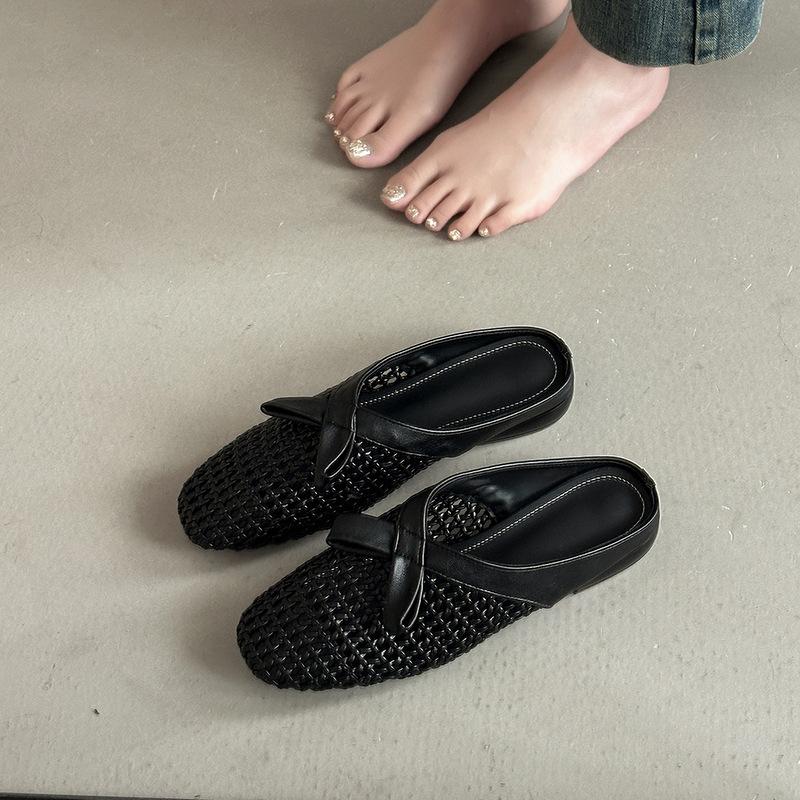 Retro style woven thick heel bag head cool slippers women's summer design French fashion bow muller shoes half slippers