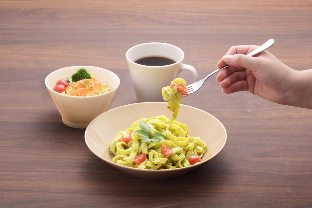 Yamaka Shoten Curry Plates, Round Plates, and Pair of Simple Happy Dining Pasta Plates (Set of 2)