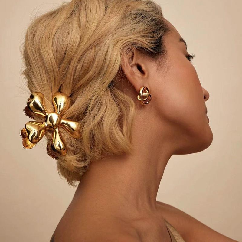 European Style Flower Hair Clip: Eco-friendly Alloy Shark Clip for Women