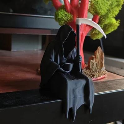 Sitting Grim Reaper Figurine Black Robe Man Ornament Gothic Faceless Man with Scythe Figurine for Halloween Parties Table Shelf Edge Decor