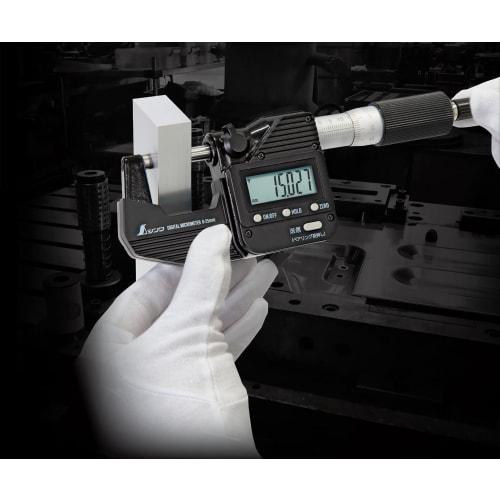 Shinwa Sokutei Digital Micrometer, 0-25mm, Dustproof and Waterproof, with Data Transfer Function, 19825