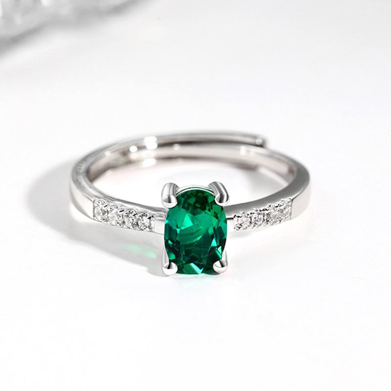 Classic Women's S925 Sterling Silver Emerald Ring - Light Luxury Egg-Shaped Gemstone Band