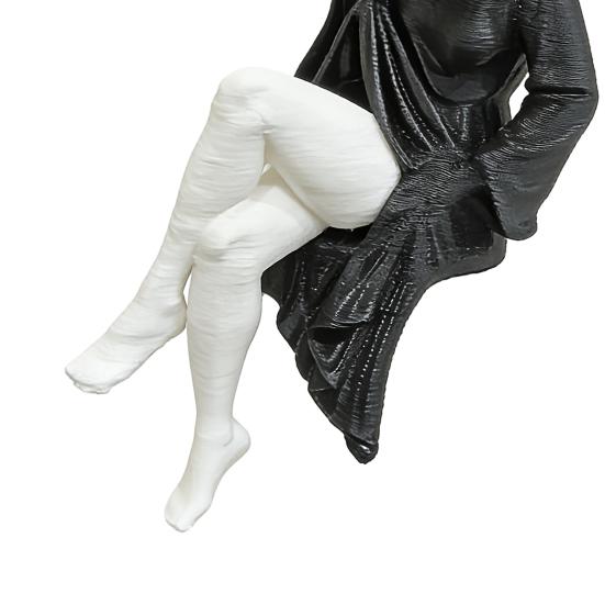 Dark Gothic Queen Sitting Statue, 3D Printed Faceless Lady Figurine in Black Robe for Desktop Shelf Decor, High-Contrast Black And White