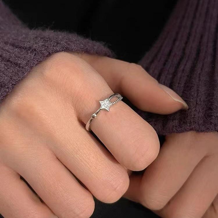 925 Sterling Silver Rhinestone Star Ring for Women, Personalized Simple Band, Stylish Fingertip Accessory.