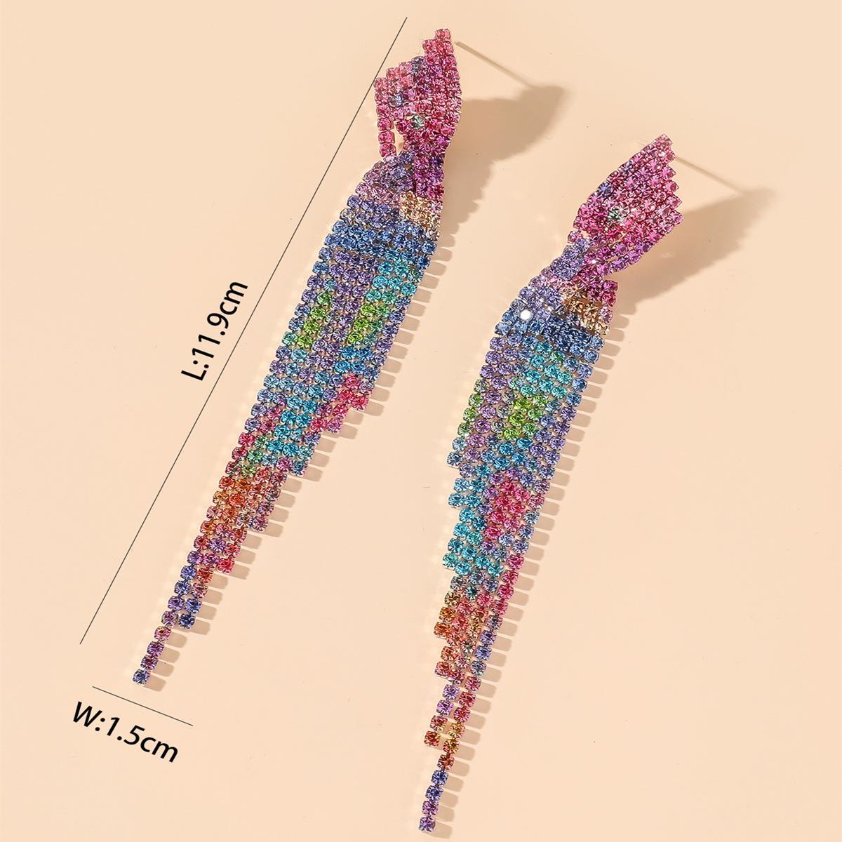 

Fashion and gradual change of color rhinestone long earrings