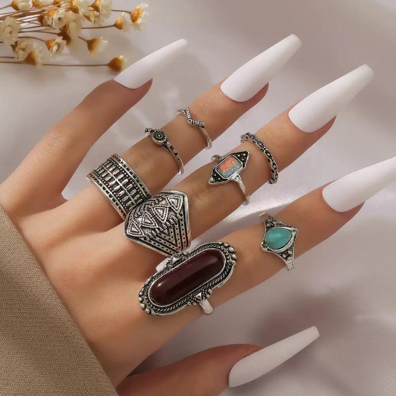 Retro Floral Carved Multi-Piece Stacking Ring Set