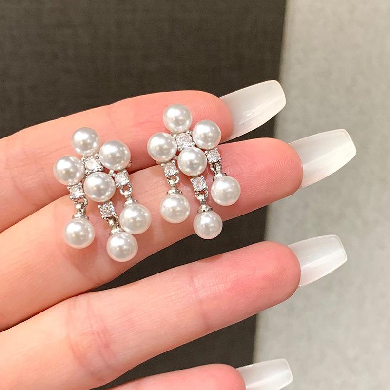 Elegant Zircon Pearl Ear Clip: High-End, No Hole Design for Fashionable, Exquisite Style