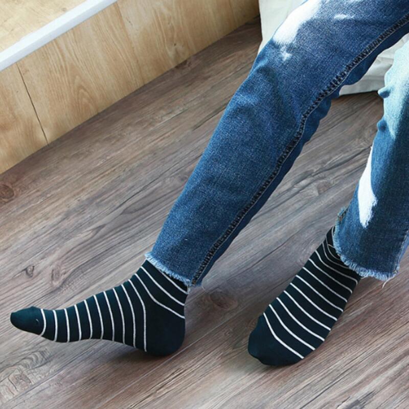 1 Paar heimisch hergestellte 28-Zoll-Streifensocken für Herren und Damen für den täglichen Gebrauch