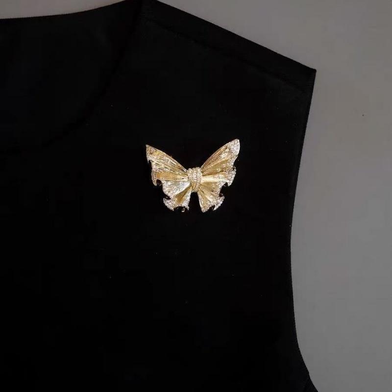 French Retro Gold Butterfly Brooch Elegant Jasmine Brooch For Women Men Coats Suits Jewelry Accessories Party Gifts
