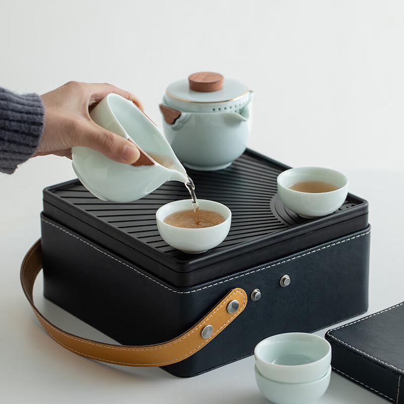 Portable Chinese Travel Tea Set with Gongdao Cup One Pot, Four Cups, Ceramic Gongdao Cup