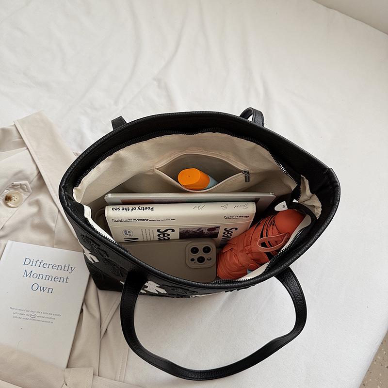 Bolsa Tote Cruz Chrome Hearts: Grande Capacidade, Estilo Celebridade da Internet, Bolsa Transversal Luxuosa e de Ombro para o Dia a Dia para Mulheres.