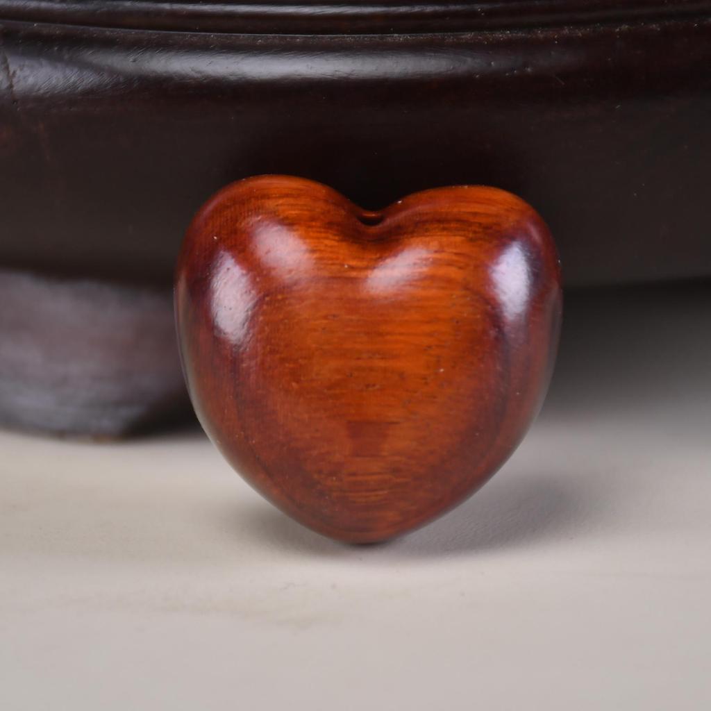 Heart-Shaped Rosewood & Green Sandalwood Carving Ornament