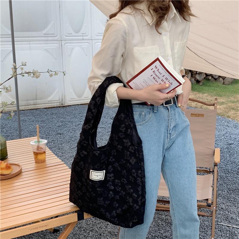 Women Retro Design Jacquard Three Dimensional Small Flowers Underarm Shoulder Bag