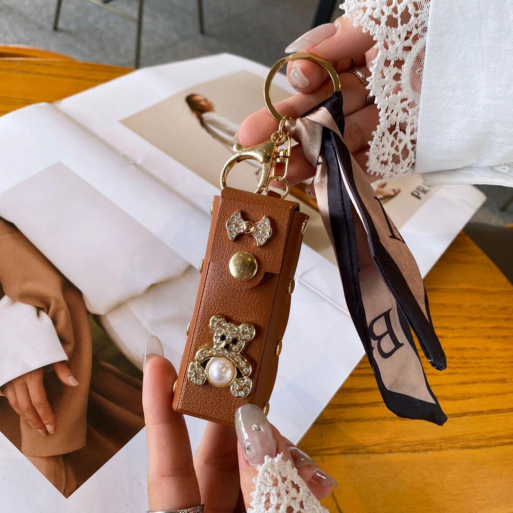 Rozkošný Mini Klíčenka s Přívěskem na Rtěnku - Kompaktní Držák na Rtěnku pro Klíče & Tašky