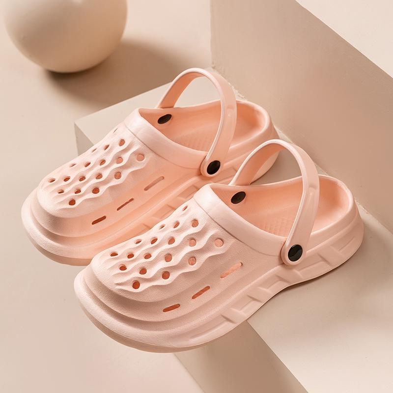 New Closed-Toe Women's Sandals: Summer Outdoor Non-Slip, Anti-Odor EVA Beach Shoes