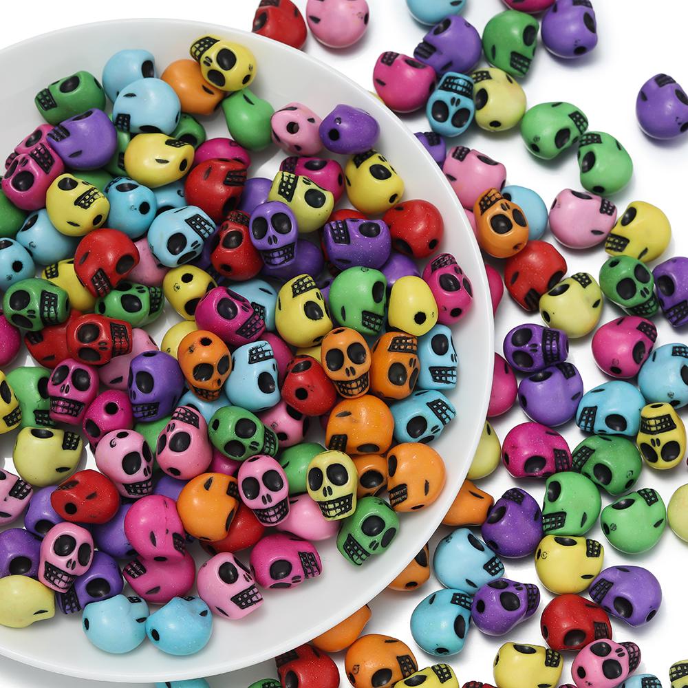 100 Stück bunte Totenkopf-Form Perlen Acryl Abstandshalter lose Perlen für Halloween Ohrringe Armband Halskette DIY Schmuckherstellung Zubehör