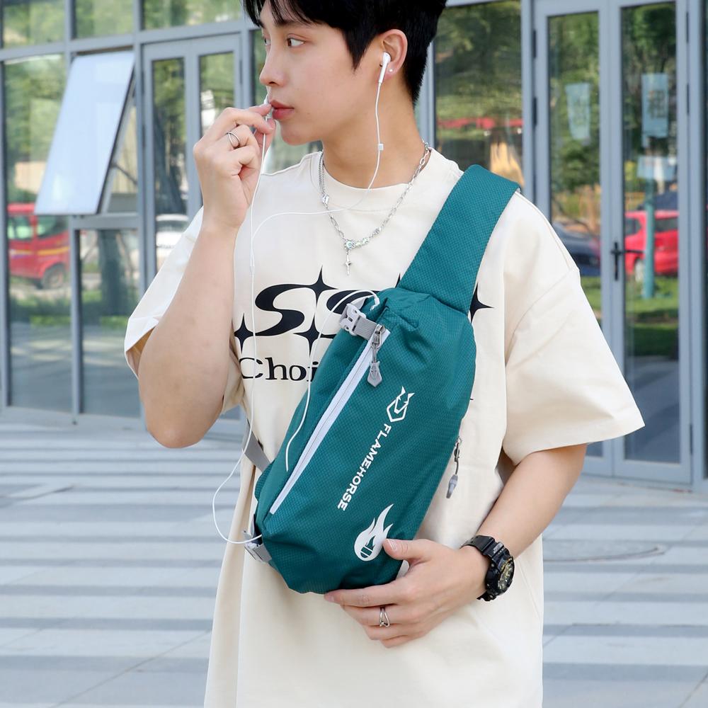 Crossbody Sling Bag Ultra lehká voděodolná nylonová náprsní taška přes rameno s otvorem pro sluchátka