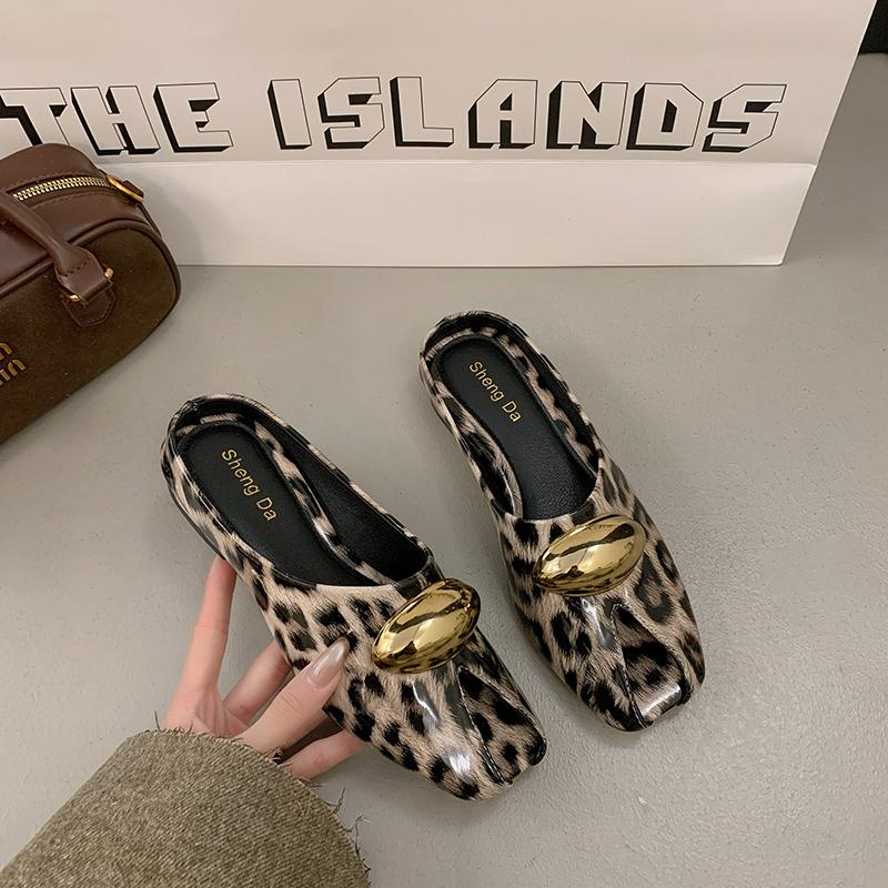 Fashion 2025 Summer Peep Toe Women's Modern Slippers Fashion Square Toe Low Heel Metal Decoration Sandals Outdoor Dress Daily Slippers