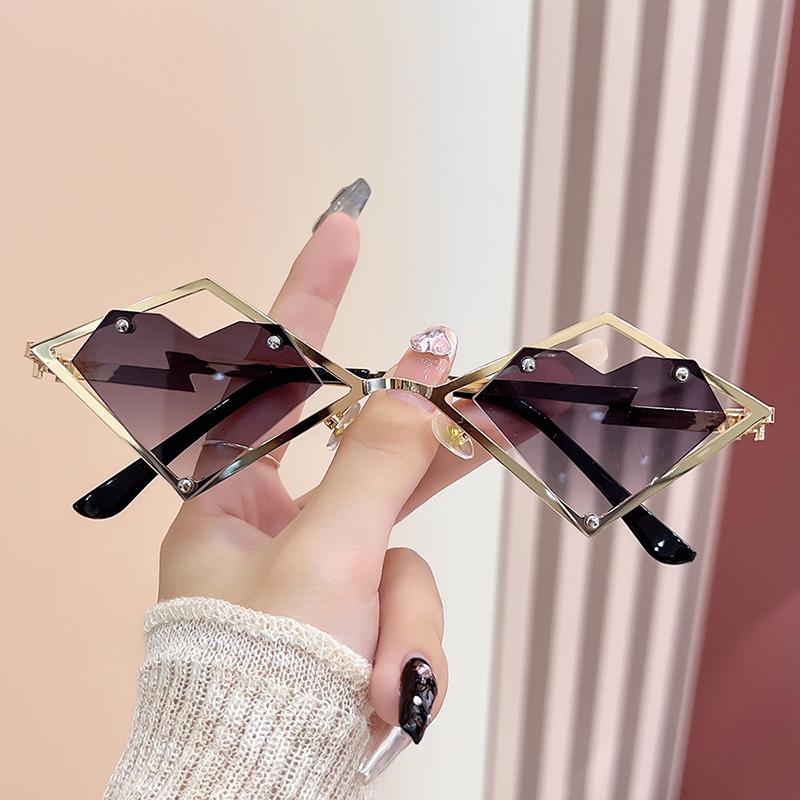 Metal Frames Heart Rimless Sunglasses Women Men Steampunk Luxury Brand Sun Glasses Female Gradient Hip Hop Eyewear UV400 Shades