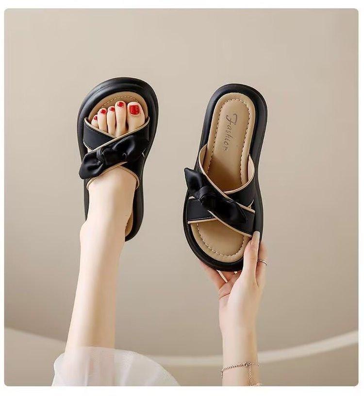 High-end pregnant women's soft-soled slippers, women's models, new models in summer 2025, versatile outer wear, wide feet, fat non-slip and cool slip