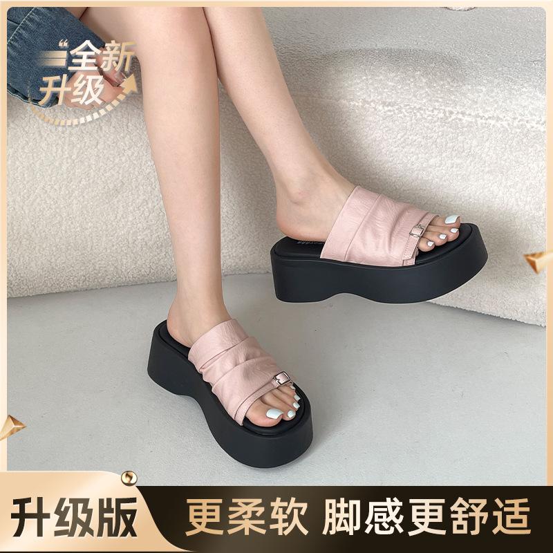 Gu Yun dopamine cool slippers heightening casual sandals women's platform versatile beach shoes outer wear pleated one-word slippers