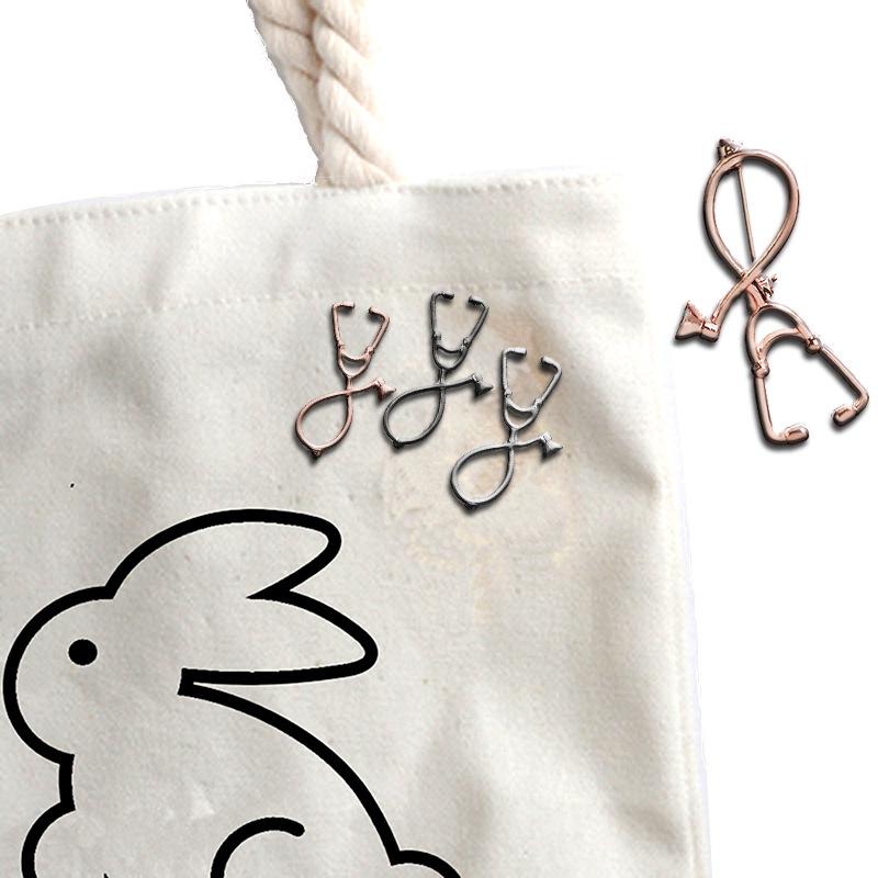 Creative European & American Doctor Who Stethoscope Brooch - Fashionable Gold & Silver Pin for Clothing Accessories.