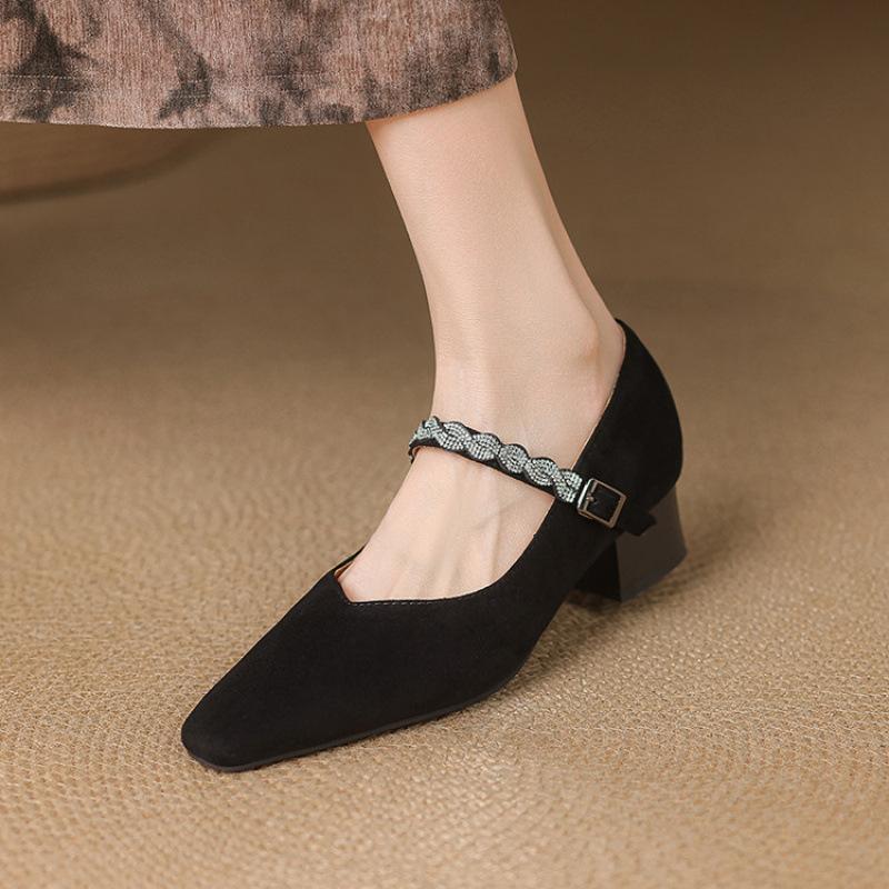 

New casual suede single shoes women s medium heel large size square heel black square head four-season buckle women s fashion single shoes 39 чорний