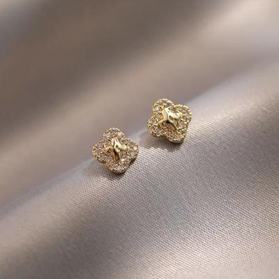 New Four-Leaf Clover Earrings Classic Fashion Light Luxury Senior Sense Of Small Delicate Earrings
