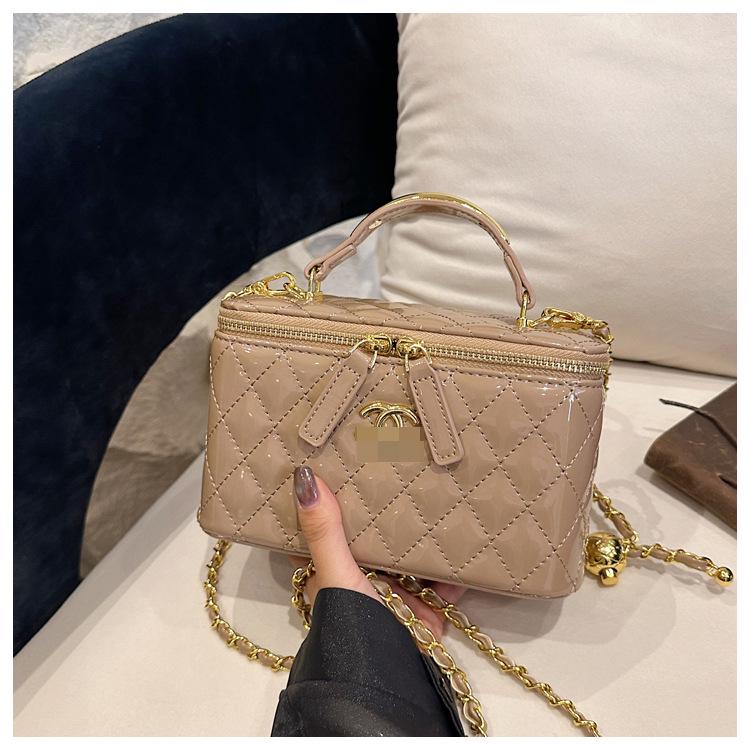 Elegant Shiny PU Diamond Lattice Chain Shoulder and Crossbody Handbag for Women