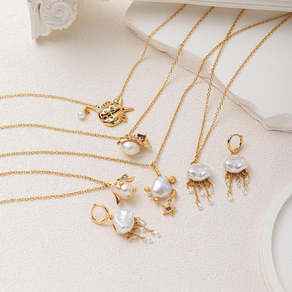 Jellyfish Goldfish Crab Pendant Necklace, Retro 18K Gold-Plated Ocean Series, European American Fashion.