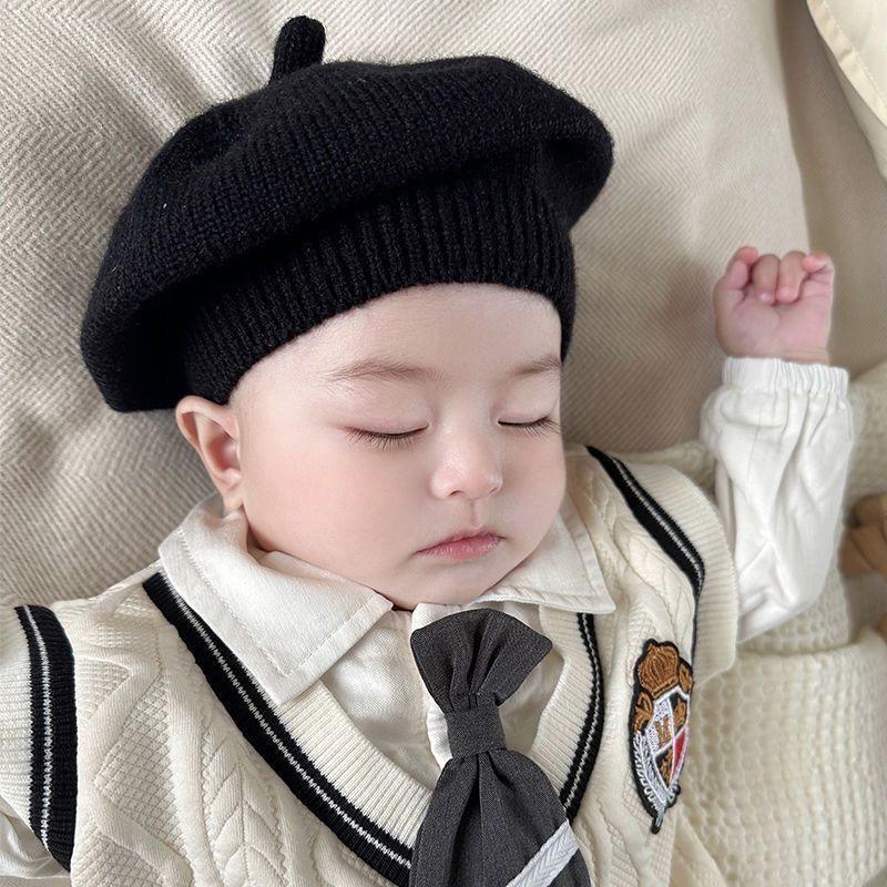 Stylish Unisex Knitted Wool Beret for Children - Cute Candy Color Hat for Autumn and Winter.