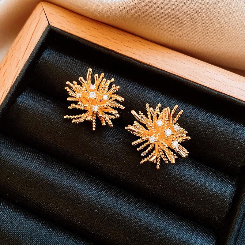 Cold wind super flash zircon snowflake fireworks stud earrings temperament versatile earrings earrings