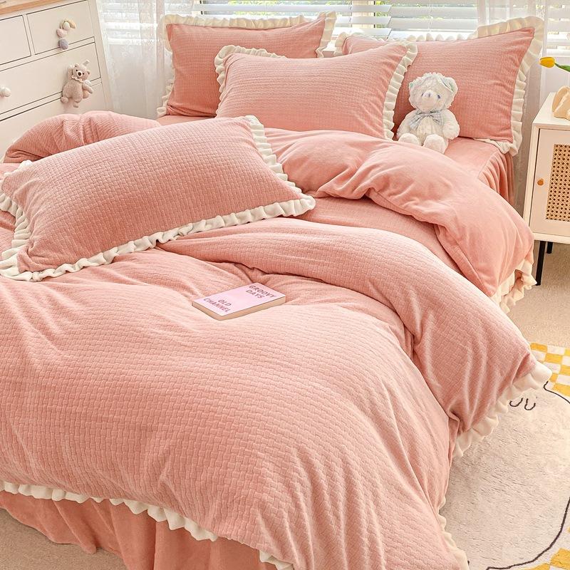 Winter Milk Flour Four Piece Set Solid Coral Flour Duvet Cover Thickened Double Face Flannel Antistatic Carved Flour
