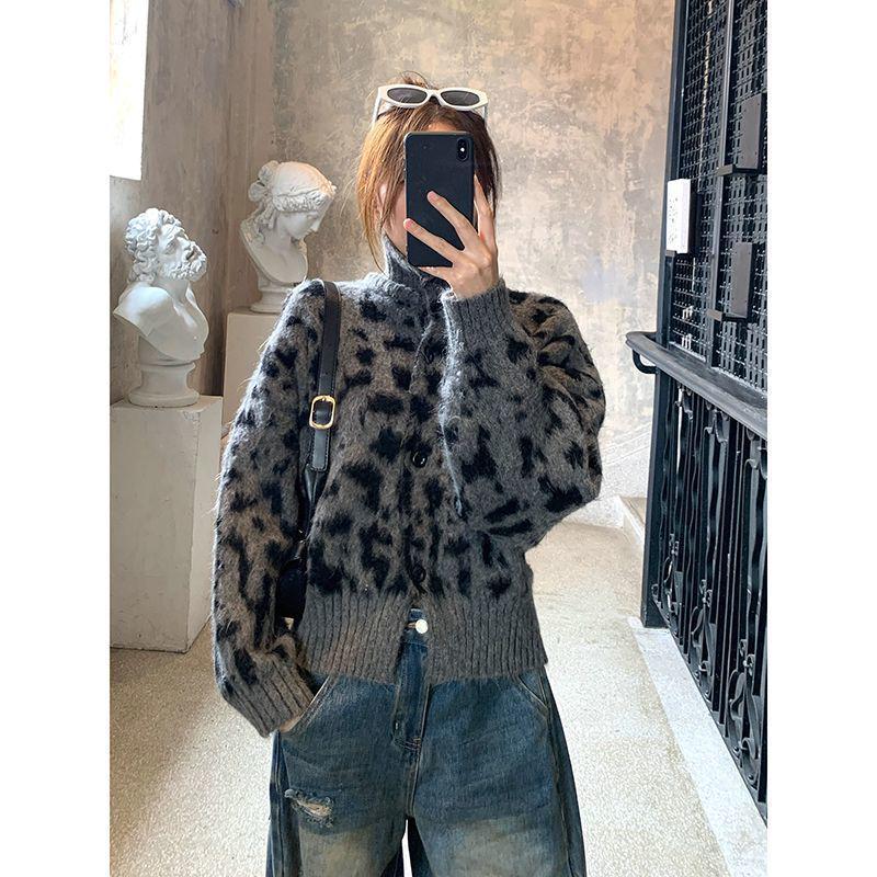 Women's High-End Leopard Print Knitted Cardigan: Luxury Long Sleeve Sweater Coat for Autumn & Winter.