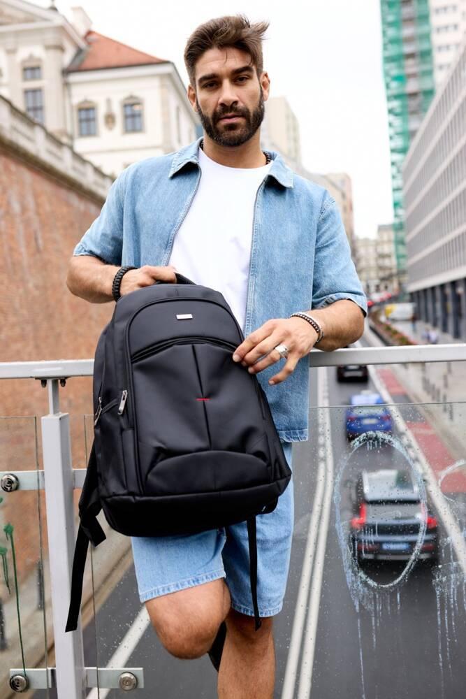 Funkcjonalny Plecak Biznesowy Na Laptopa W Czarnym Kolorze - Peterson