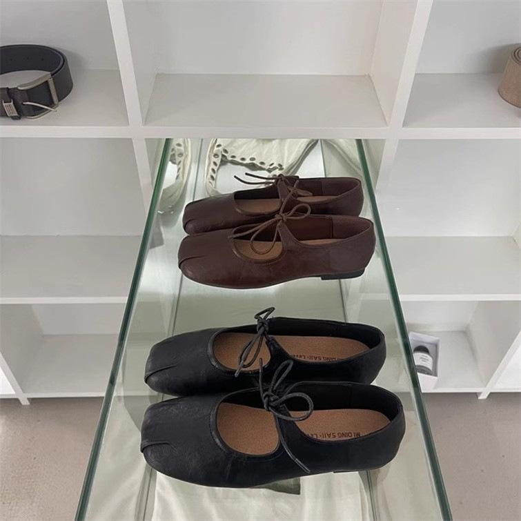 Versatile Mary Jane shoes women's spring 2025 new round head one-word belt flat ballet shoes shallow mouth single shoes tide
