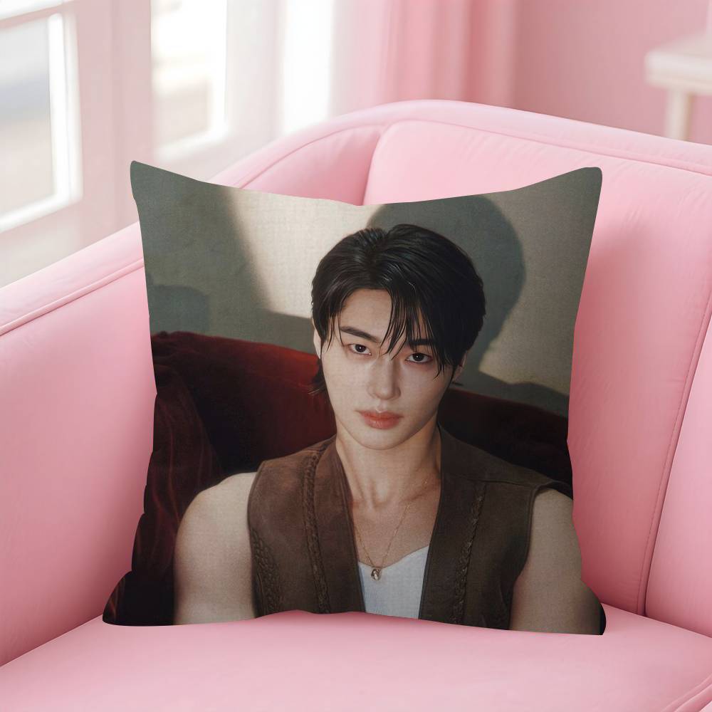 Koreanischer Prominenter Byeon Wooseok Zweiseitig bedruckter Kissenbezug Kurzer Plüsch Geeignet für Wohnzimmer Schlafzimmer Wurfkissenbezug